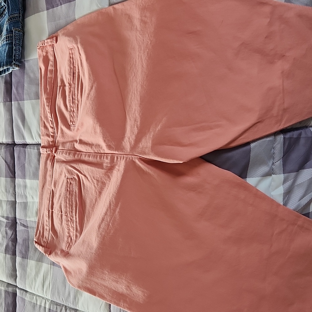 Old navy pants - Picture 4 of 4